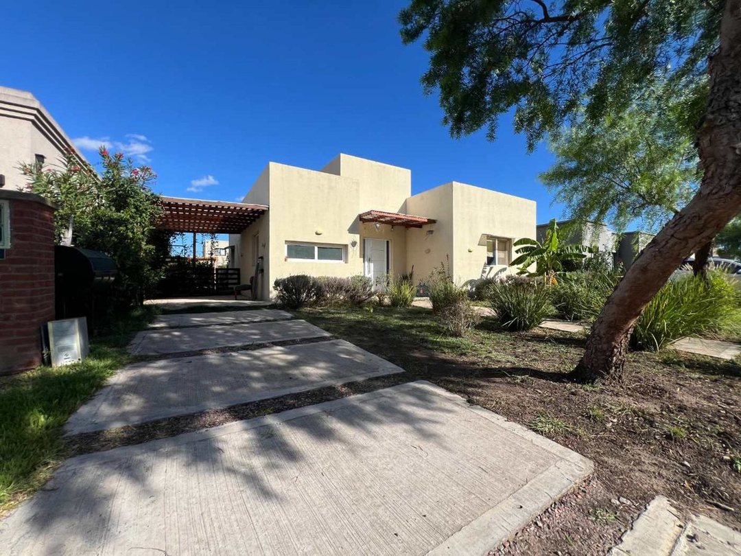 Venta Casa 4 Amb. San Ramon Pilar del Este