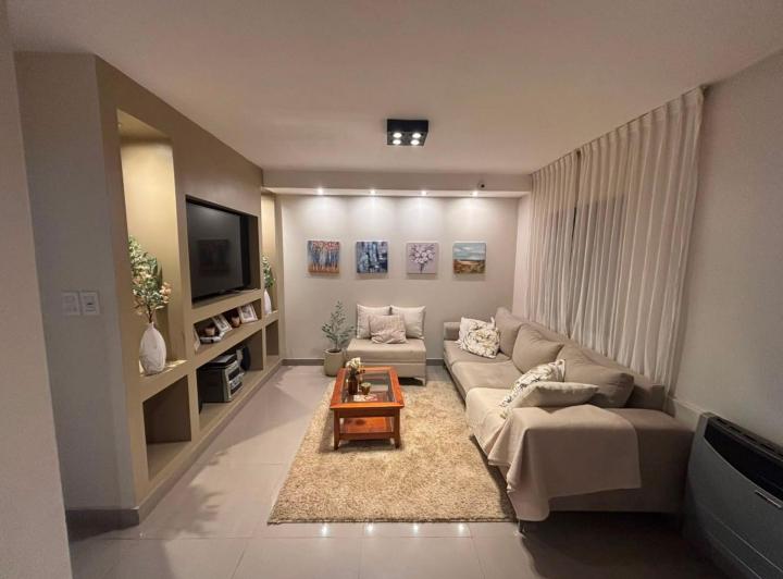 Casa · 172m² · 7 Ambientes · 2 Cocheras