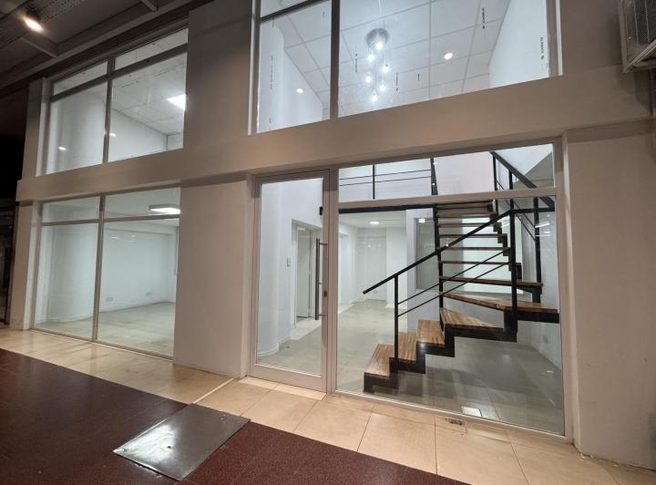 Oficina comercial · 90m² · 7 Ambientes