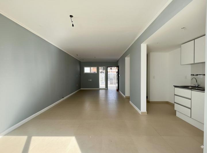Casa · 90m² · 4 Ambientes · 2 Cocheras