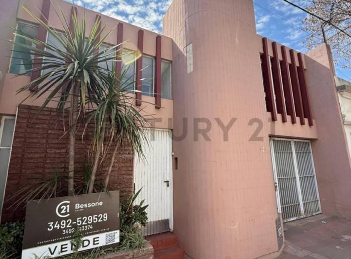 Casa · 193m² · 9 Ambientes