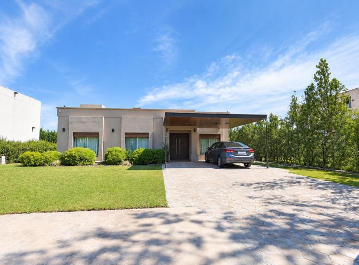 Casa · 120m² · 4 Ambientes · 2 Cocheras