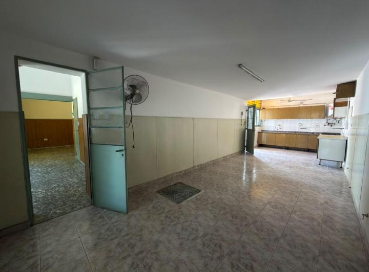 Casa · 150m² · 8 Ambientes · 2 Cocheras