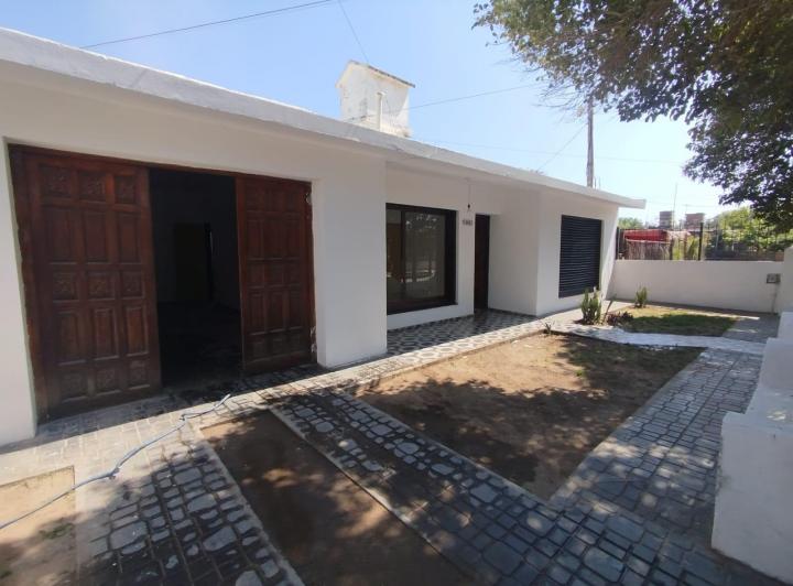Casa · 130m² · 4 Ambientes · 1 Cochera