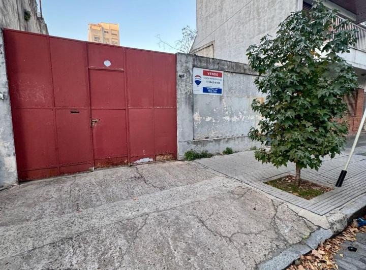Terreno · 215m²