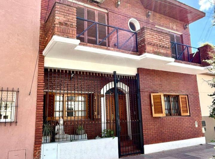 Casa · 150m² · 5 Ambientes