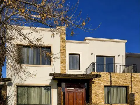 Casa en Alquiler en Rodeo del Medio, Maipú