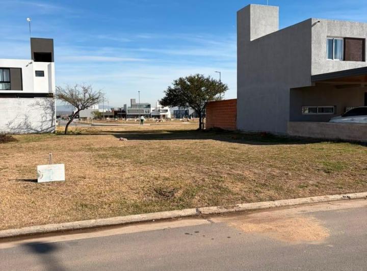 Terreno · 250m² · 1 Ambiente