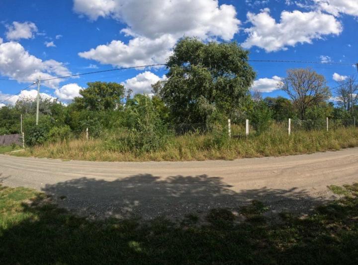 Terreno · 605m²