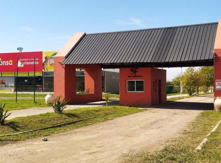 Terreno · 366m²