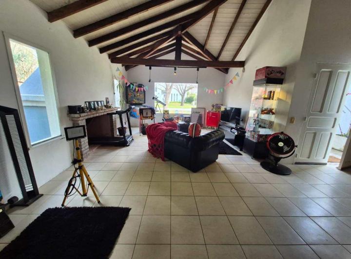 Casa · 150m² · 4 Ambientes · 2 Cocheras