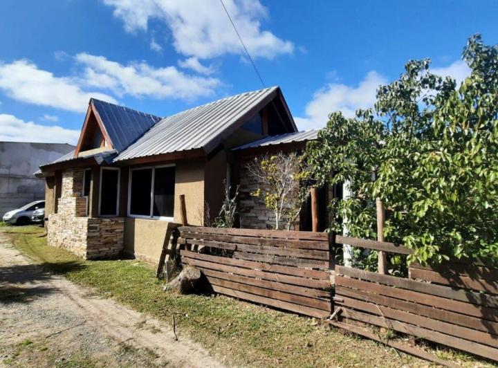 Casa · 180m² · 3 Ambientes · 1 Cochera