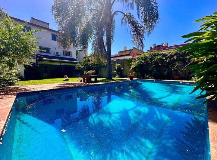 Casa · 270m² · 7 Ambientes · 1 Cochera