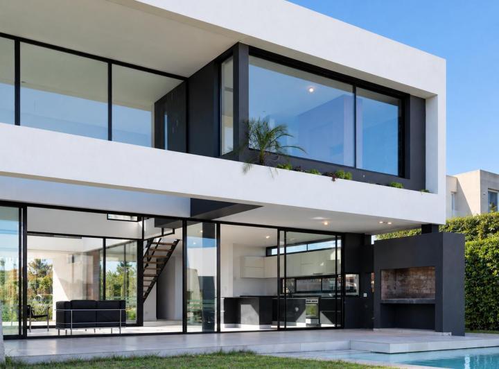 Casa · 241m² · 7 Ambientes · 1 Cochera