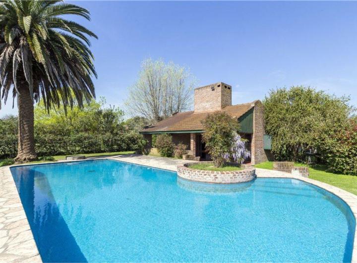 Casa · 162m² · 6 Ambientes · 1 Cochera
