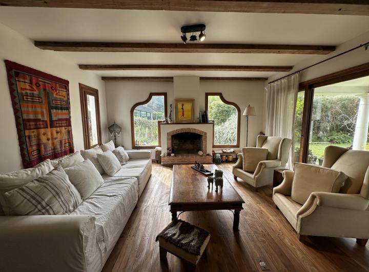 Casa · 272m² · 5 Ambientes · 3 Cocheras