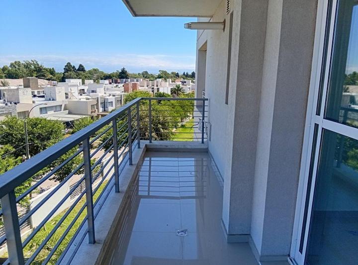 Departamento · 75m² · 4 Ambientes · 1 Cochera