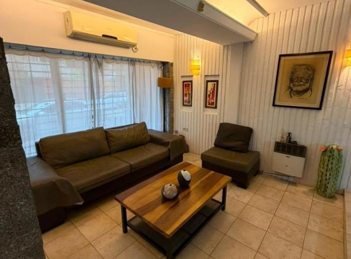 Casa · 210m² · 6 Ambientes