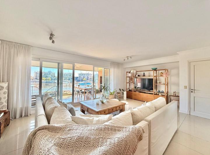 Departamento · 127m² · 4 Ambientes · 2 Cocheras