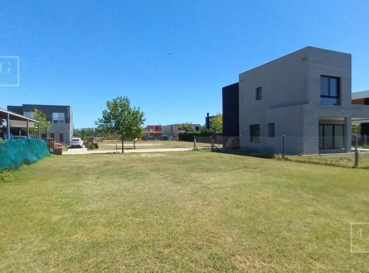 Terreno · 405m²