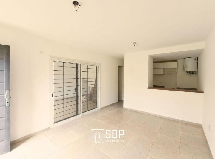 Casa · 82m² · 4 Ambientes · 2 Cocheras