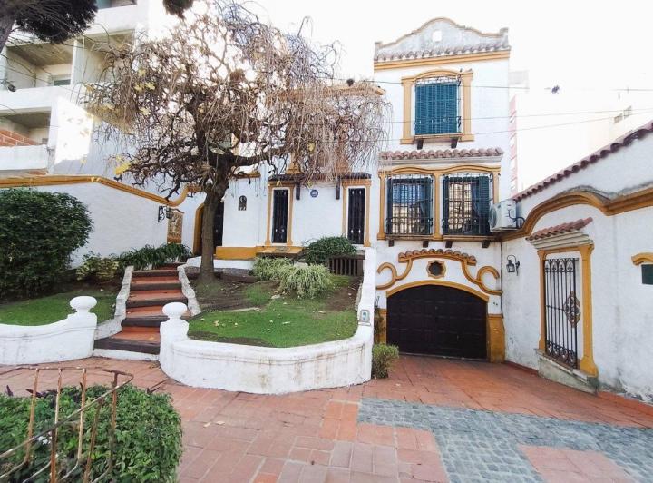 Local comercial · 329m² · 2 Cocheras