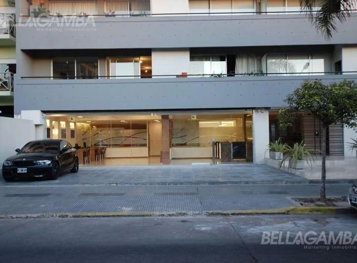 Local comercial · 136m² · 4 Ambientes · 5 Cocheras