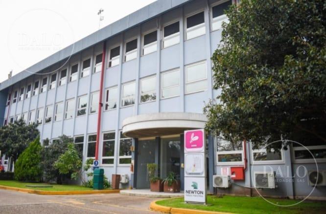 Oficina comercial · 389m²