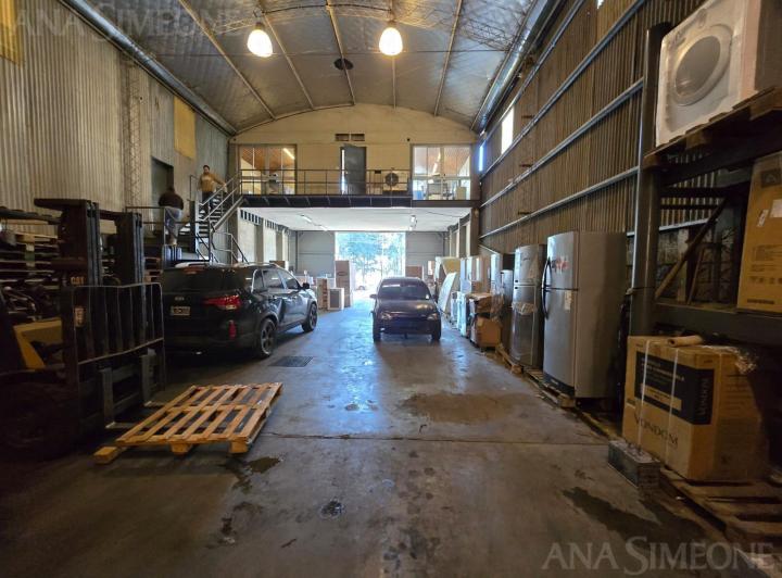 Bodega-Galpón · 390m² · 3 Cocheras