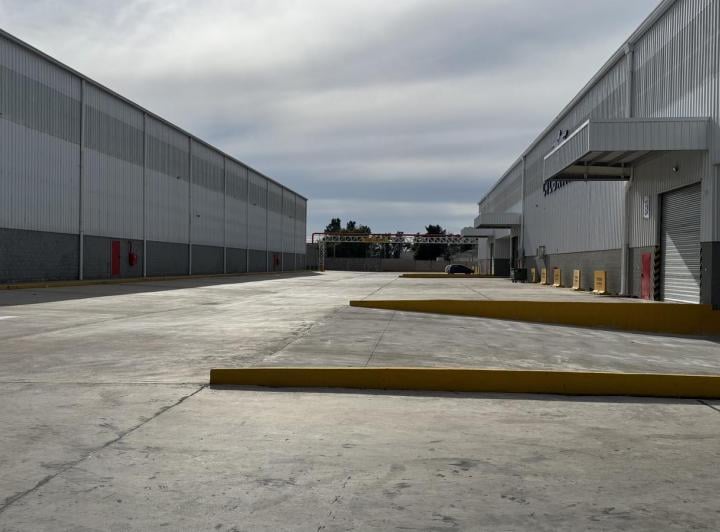 Depósito · 2068m²