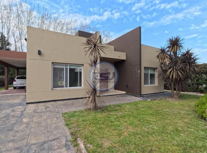 Casa · 114m² · 4 Ambientes · 2 Cocheras