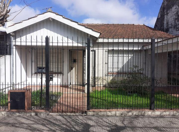 Casa · 60m² · 3 Ambientes · 1 Cochera