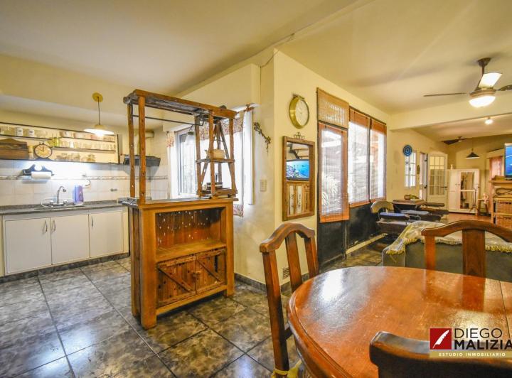 Casa · 106m² · 4 Ambientes · 1 Cochera