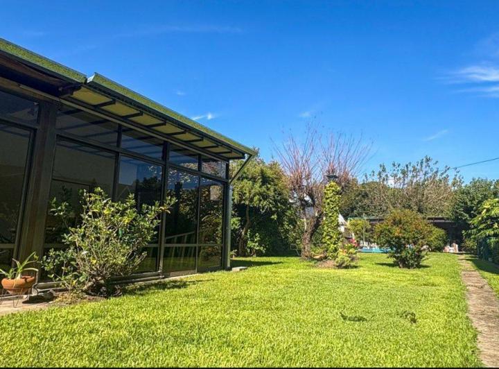 Casa · 200m² · 3 Ambientes · 1 Cochera