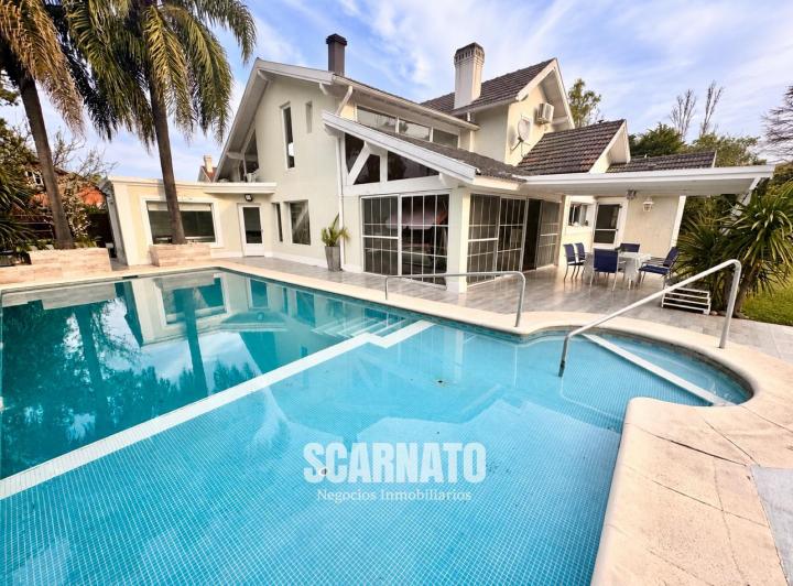 Casa · 260m² · 3 Dormitorios · 1 Cochera