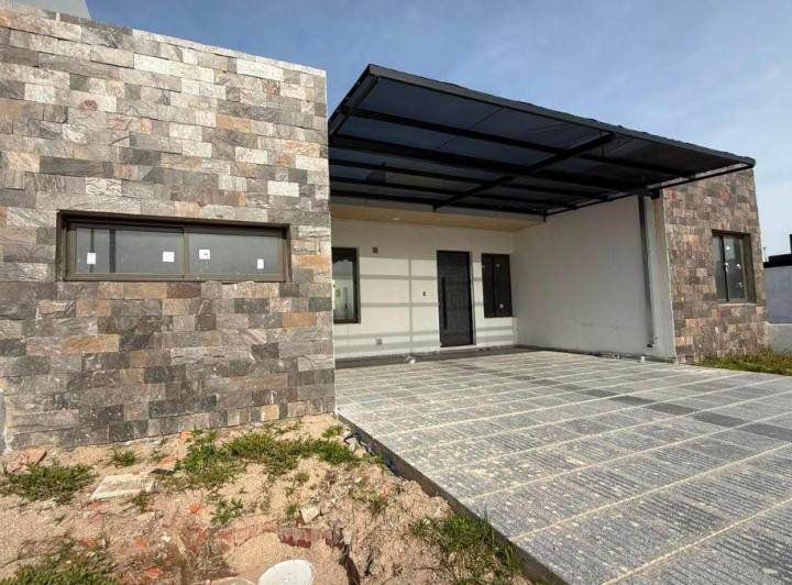 Casa · 120m² · 6 Ambientes · 2 Cocheras