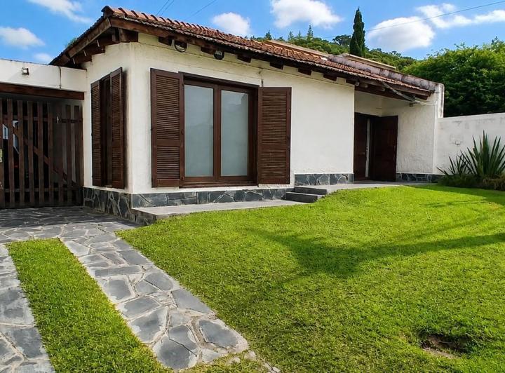 Casa · 152m² · 5 Ambientes · 2 Cocheras