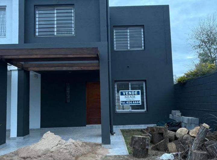 Casa · 110m² · 4 Ambientes · 1 Cochera