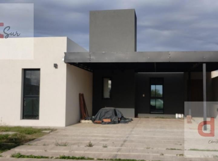Casa · 225m² · 7 Ambientes · 2 Cocheras