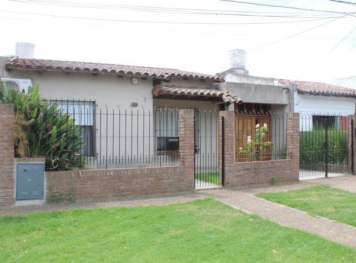 Casa · 130m² · 2 Dormitorios · 3 Cocheras