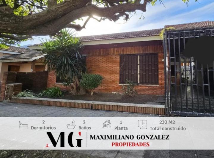 Casa · 200m² · 3 Ambientes · 2 Cocheras