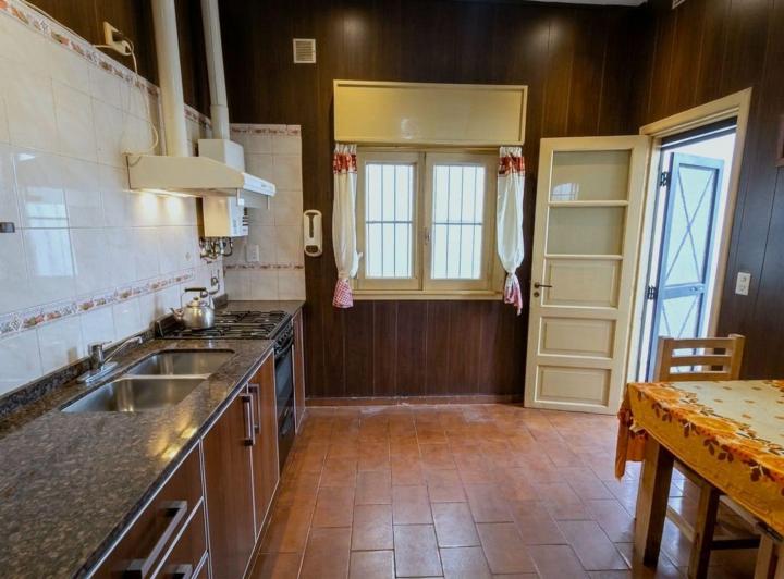 Casa · 100m² · 3 Ambientes · 1 Cochera