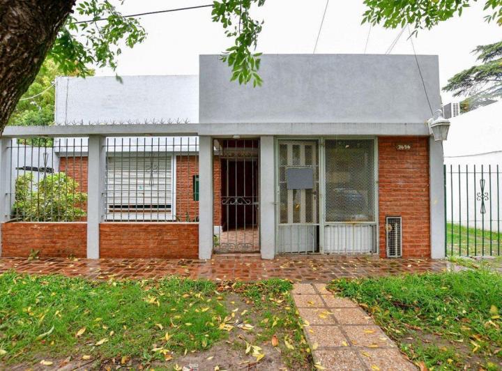 Casa · 85m² · 4 Ambientes · 2 Cocheras