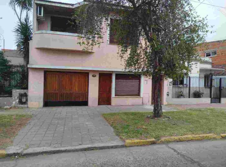 Casa · 151m² · 4 Ambientes · 1 Cochera