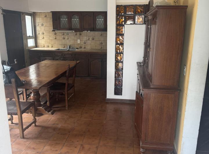 Casa · 250m² · 3 Ambientes · 2 Cocheras