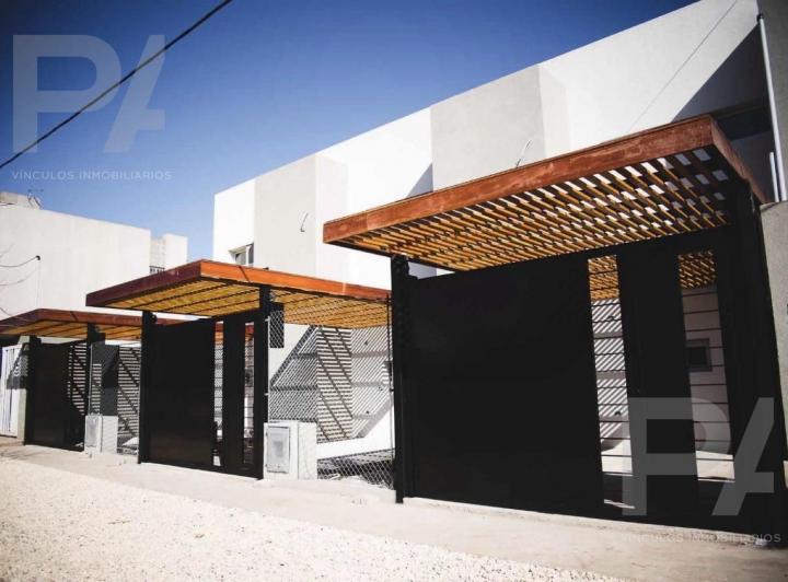 Casa · 80m² · 2 Dormitorios · 1 Cochera