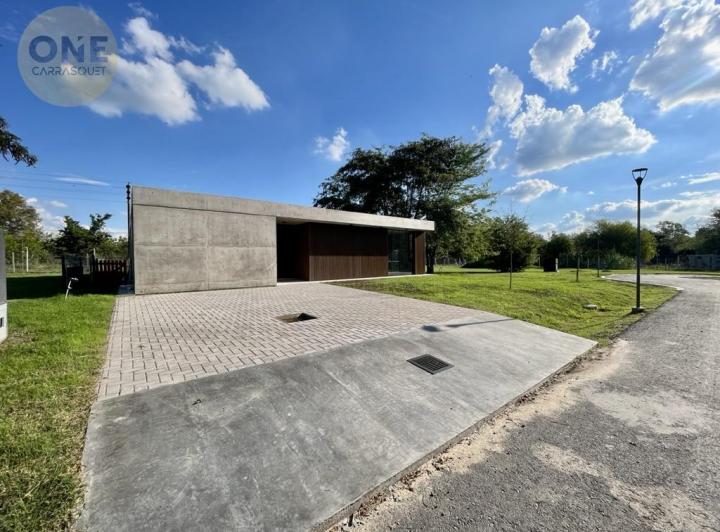 Casa · 160m² · 6 Ambientes · 2 Cocheras