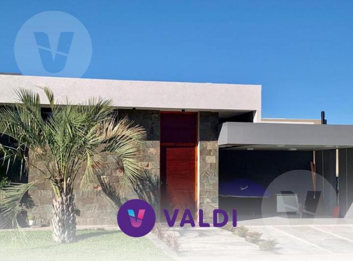Casa · 188m² · 4 Ambientes · 2 Cocheras