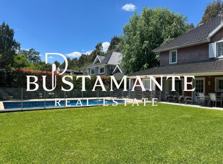 Casa · 220m² · 4 Ambientes