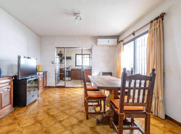 Casa · 160m² · 4 Ambientes · 1 Cochera